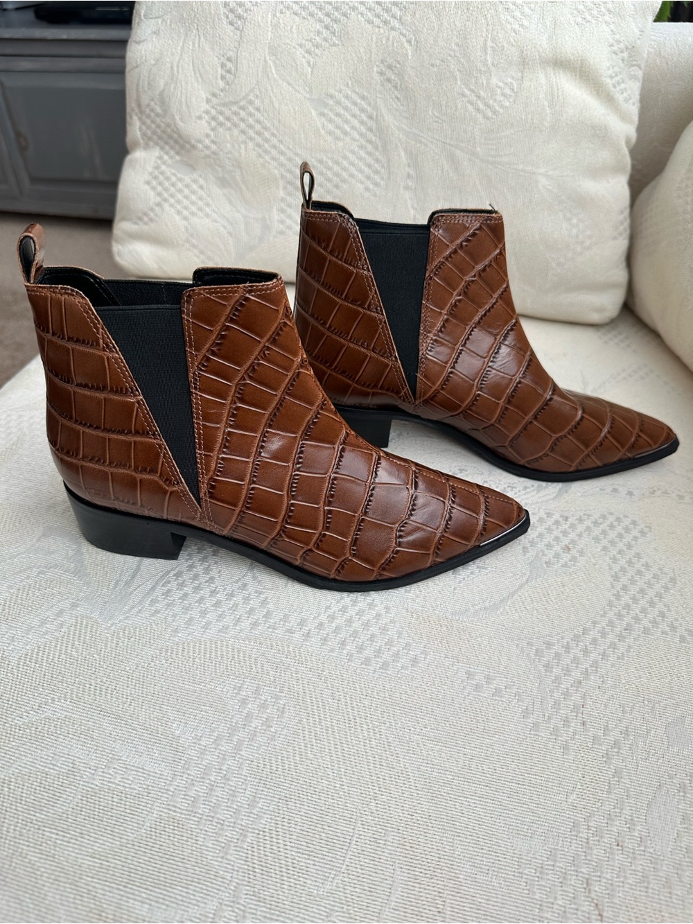 Marc Fisher Brown Croc-Embossed Chelsea Ankle Boots - Women's Size 6